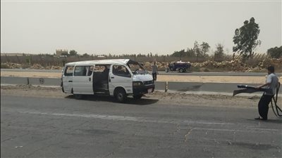 إصابة 4 أشخاص في انقلاب ميكروباص بالشرقية