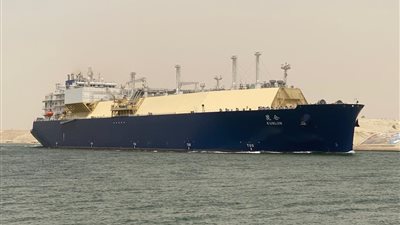 قناة السويس تشهد عبور 67 سفينة بحمولات 4.2 مليون طن اليوم.. وتدابير للتعامل مع سوء الأحوال الجوية