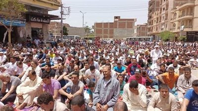 صاحب الصوت الملائكي.. الآلاف يودعون الشيخ مصطفى خميس بكفر الدوار بالبحيرة | صور