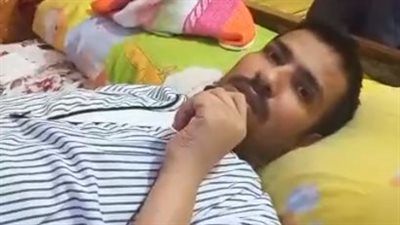 بقالي سنتين مشلول بسببه.. شاب يتعرض لخطأ طبي على يد طبيب شهير بأسيوط | بث مباشر