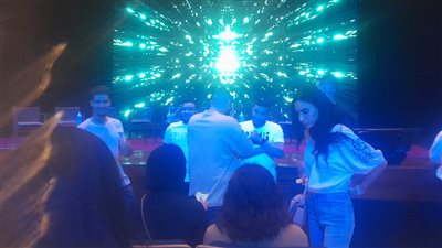 بعد قليل.. الجامعة الأمريكية تستضيف محمد رمضان وفريق جعفر العمدة