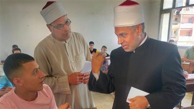 وكيل المعاهد يتفقد 10 لجان لامتحانات الثانوية الأزهرية بمحافظة البحيرة