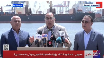 رئيس الوزراء: الانتهاء من مشروع صرف مياه الأمطار في أسرع وقت.. و60% من تجارة مصر تتم عبر ميناء الإسكندرية