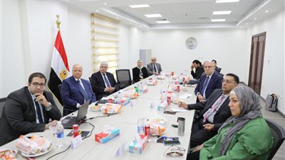 اجتماع لوزيري التعليم العالي والإسكان ومحافظي القاهرة والجيزة لبحث آليات تطوير الصورة البصرية للطريق الدائري