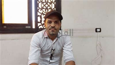 صاحب الفلوس مريض فشل كلوي.. شاب بسوهاج يعثر على مبلغ مالي ويعيده لصاحبه: الحرام مش بيدوم |صور