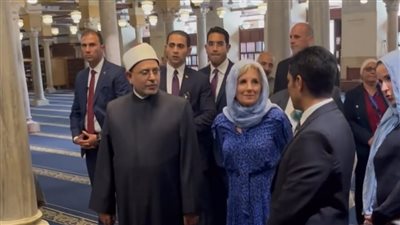 بالحجاب وبمراعاة قدسيته.. ملوك ورؤساء وأميرات ومشاهير السيدات في رحاب الأزهر الشريف آخر 100 عام