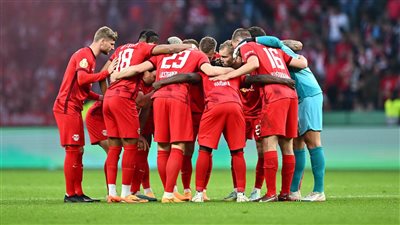 لايبزيج يتوج بلقب كأس ألمانيا للمرة الثانية في تاريخه بعد الفوز على فرانكفورت 