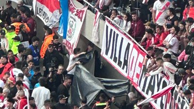 وفاة مشجع تتسبب في إلغاء مباراة بالدوري الأرجنتيني 