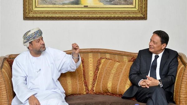 الكاتب الصحفي كرم