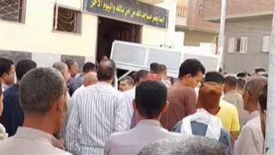 شهيدة العمل.. تشييع جثمان موظفة توفيت أثناء عملها بمدرسة بالشرقية| بث مباشر