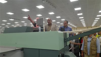 وزير قطاع الأعمال لـ القاهرة 24: الاستعانة بخبراء من الخارج خلال فترة ضمان تشغيل مصانع النسيج الجديدة 