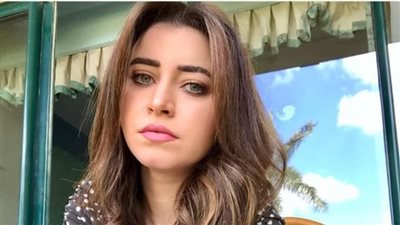 سارة الشامي: مقدرش أرتبط بشخص طول ما أنا معاه أكون حاطة إيدي على قلبي هيخوني إمتى