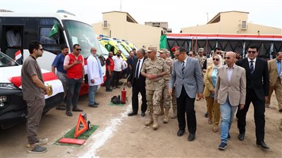 اصطفاف المعدات الهندسية لـ مجابهة الأزمات والكوارث في أرض المحلج بالشرقية | صور