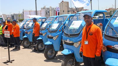 بتكلفة 280 مليون جينه.. وزيرة البيئة تدعم منظومة النظافة بالإسكندرية بـ 394 معدة