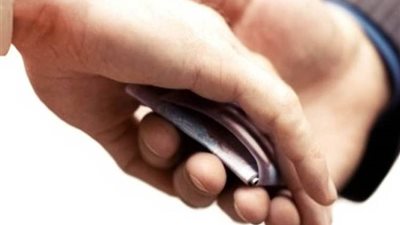  أمين الفتوى عن حكم الحصول على سمسرة وعمولة: حلال ولكن بشرط