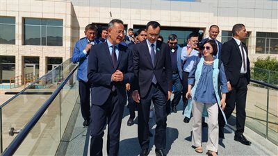 رئيس مجلس الشيوخ الكازاخستاني يزور المتحف القومي للحضارة المصرية