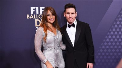 زوجة ميسي تلمح إلى عودته لبرشلونة| صورة