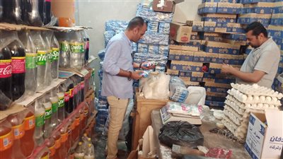 صحة الإسماعيلية تضبط 85 لتر زيت طعام وتعدم أغذية فاسدة في حملات علي الأسواق