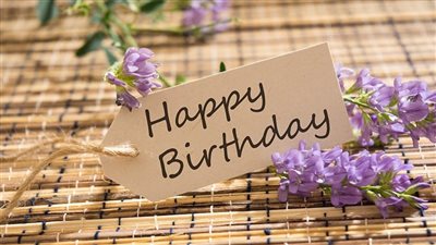 تهنئة عيد ميلاد صديق عزيز.. أحاطك الله بنسيم الرحمة