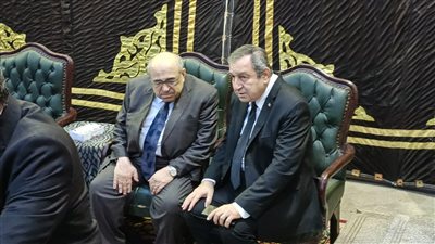 الفقي أول الحاضرين في عزاء شقيقة رئيس الوزراء الأسبق عصام شرف