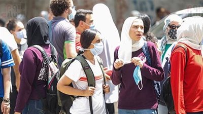 إحنا بنات مش ولاد.. شكاوى طالبات بالثانوية العامة من طريقة التفتيش بعد أول يوم امتحانات