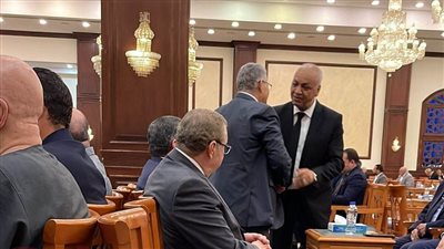 مصطفى بكري يقدم واجب العزاء لأسرة وزير الصحة الأسبق أحمد عماد الدين