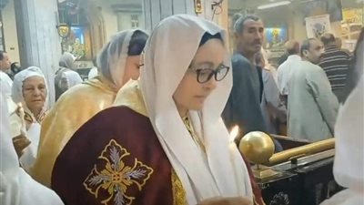 مطرانية جرجا عن فيديو ارتداء سيدات الزي الكهنوتي: خطأ كاهن 