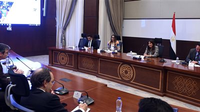 وفد الخزانة الأمريكية يبحث مع مسئولي مجلس الوزراء بعض الأمور المتعلقة بالاقتصاد الكلي في مصر