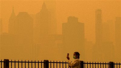 اتصالات بين بايدن وترودو لتقديم المساعدة الأمريكية في كندا بسبب حرائق الغابات