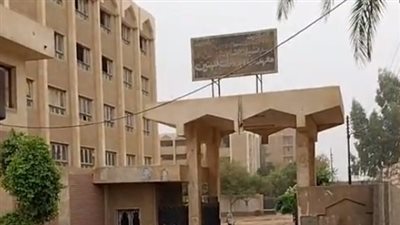 لأداء امتحان البلاغة.. توافد طلاب الشهادة الثانوية الأزهرية إلى لجان الامتحانات بسوهاج | بث مباشر