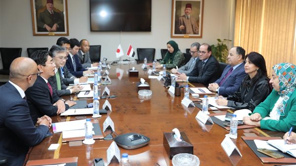 وزير المالية يطلع