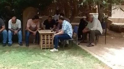 عقِب وفاته.. تجمعات أمام منزل السويسري ميشيل باستوري زوج مؤسسة مدارس صناعة الفخار بالفيوم| بث مباشر 