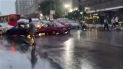 جهود مكثفة لرفع آثار الأمطار بالشوارع والطرق الرئيسية بالغربية