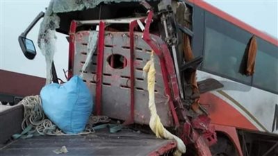 مصرع 3 أشخاص في حادث تصادم أتوبيس ركاب وسيارة نقل بالوادي الجديد