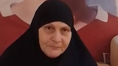 قبل نهائي إفريقيا.. والدة الراحل محمد عبد الوهاب: بدعي الأهلي يكسب واللعيبة رجالة وهيفرحونا | بث مباشر