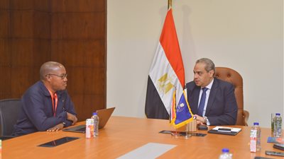 رئيس هيئة الدواء يلتقي المدير التنفيذي للمجلس القومي للرقابة على الأدوية بناميبيا