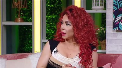 دوللي شاهين: والدي مكنش شايفني حلوة.. وكان كل همي أتحرر من عقليته المتخلفة