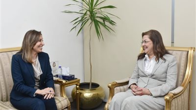 وزيرتا الثقافة والتخطيط تبحثان آليات التعاون لتطوير مجالات الحرف التراثية ودعم المرأة