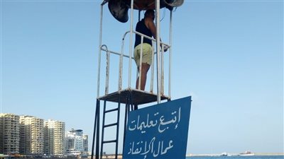 رفع الرايات الخضراء على شواطئ القطاع الشرقي بالإسكندرية 