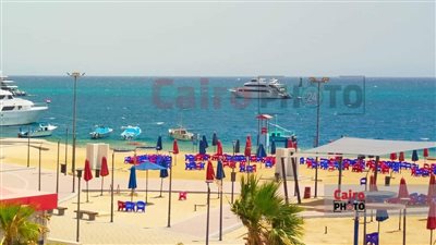 لليوم الثاني.. استمرار غلق شواطئ الغردقة لإجراء مسح بحري بعد هجوم سمكة القرش | صور