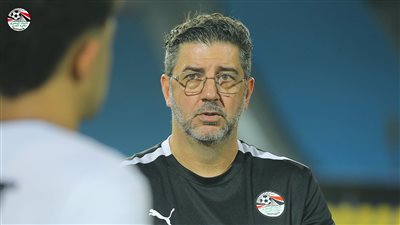 مدير منتخب مصر يوضح حقيقة العروض المقدمة لـ فيتوريا