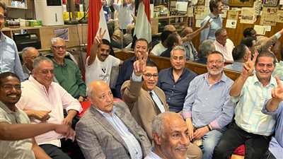 وزير العمل يشارك بيت العائلة في جنيف الفرحة بفوز الأهلي.. والجالية: وشه حلو علينا