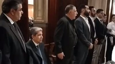 بحضور سارة نخلة ومجدي فكري.. بدء عزاء والدة الفنانة منال عبد اللطيف في مسجد الرحمن الرحيم | بث مباشر