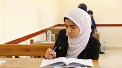 إسعاف طالب بمعهد ديني بقنا ونقله للمستشفى أثناء امتحان مادة الاستاتيكا