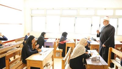 اليوم.. طلاب القسم العلمي بالثانوية الأزهرية يؤدون امتحان مادة التفسير
