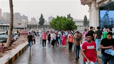 أمطار رعدية تضرب الإسكندرية.. والصرف الصحي: لا توجد تجمعات للمياه أمام لجان الثانوية العامة 