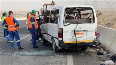 مصرع وإصابة 21 راكبا في انقلاب ميكروباص بالعين السخنة | بث مباشر 