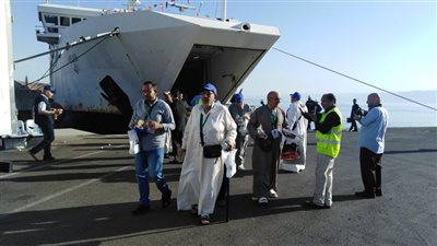 بعد توقفها 3 أعوام.. السياحة: لجان الوزارة تستقبل أولى أفواج الحج البري بالمنافذ البحرية والبرية