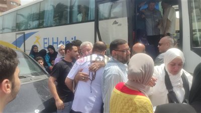 دموع الفرح تغلب أعين حجاج بيت الله الحرام بالمنوفية قبل السفر للسعودية| صور