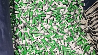 مرهم للعين.. ضبط راكبة حاولت تهريب 1400 علبة أدوية في مطار القاهرة